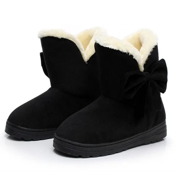 Shoes - DONATING 3/30/23  -----------Winter Boots Fur with a bow EUC